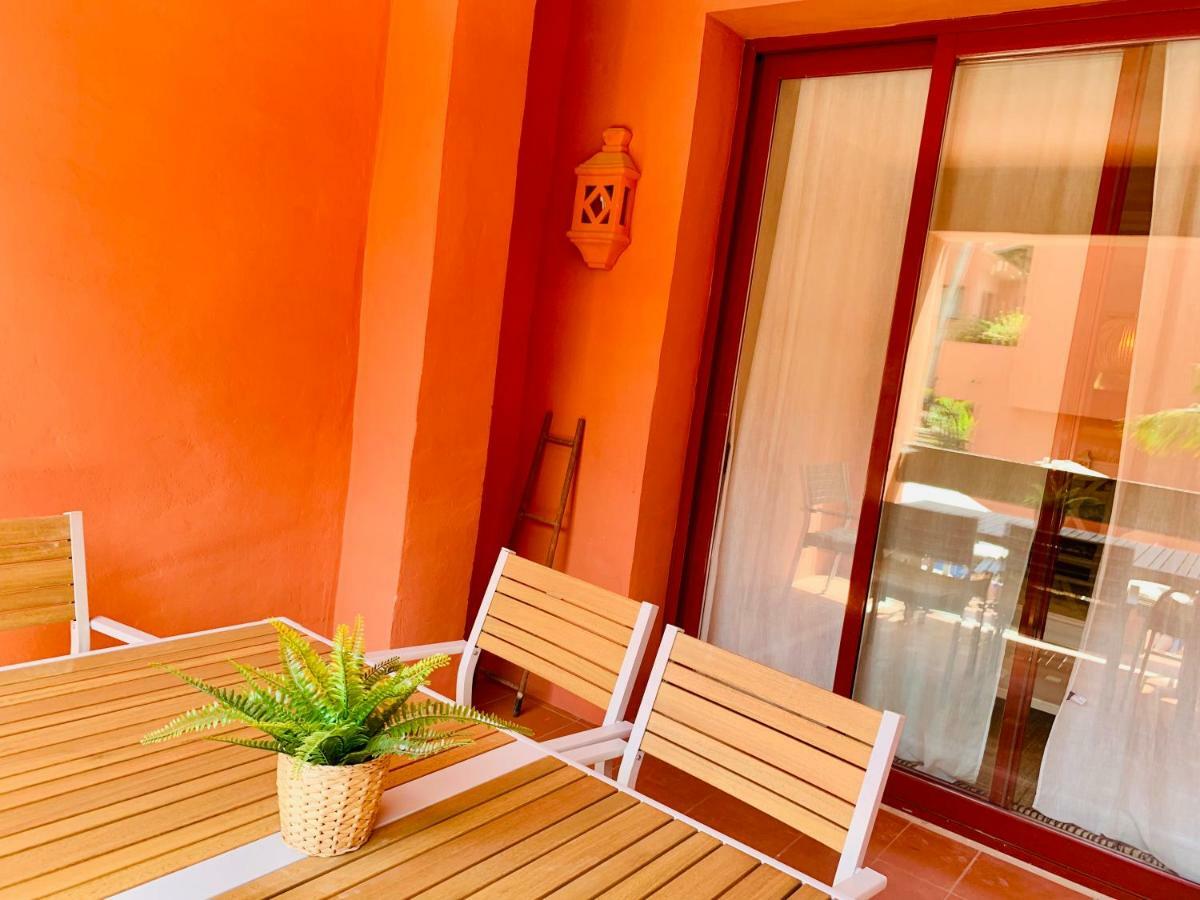 Beachside Apartment In Marbella Exterior photo